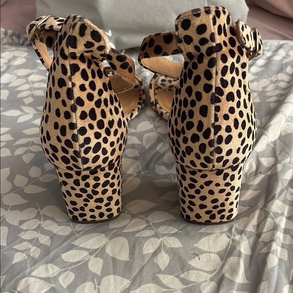 GAP Tan and Black Heels with Ankle Strap - Picture 4 of 5